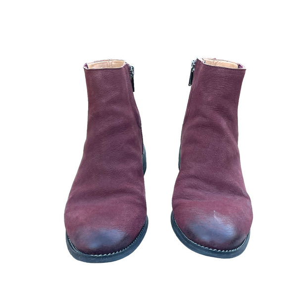 Franco Sarto Brandy/DkBurgundy Chelsea Boot - Women's  8 1/2 Wide - Picture 12 of 13